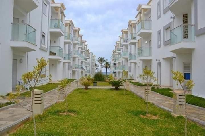 Waterfront Chatt Mariem *